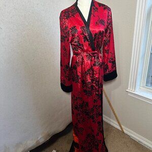 In Bloom By Jonquil Robe sz S Red Black Velvet Cuffs belted satin Vamp lingerie